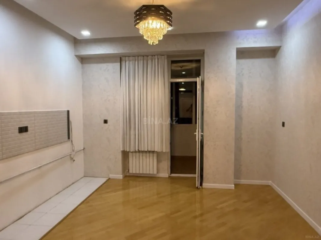 Satılır 3 otaqlı mənzil 140 m²