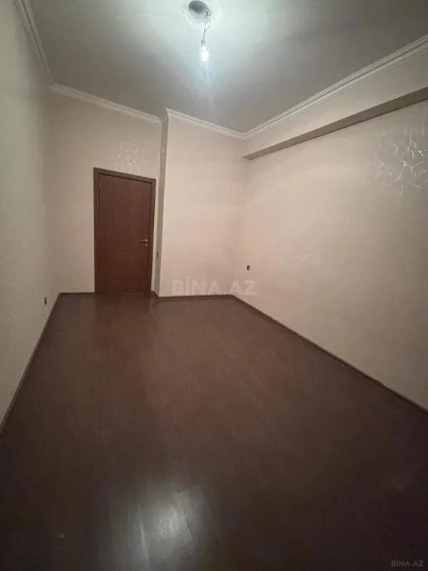 Satılır 4 otaqlı mənzil 110 m²