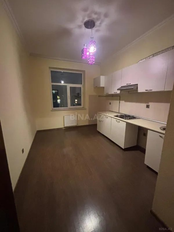 Satılır 4 otaqlı mənzil 110 m²