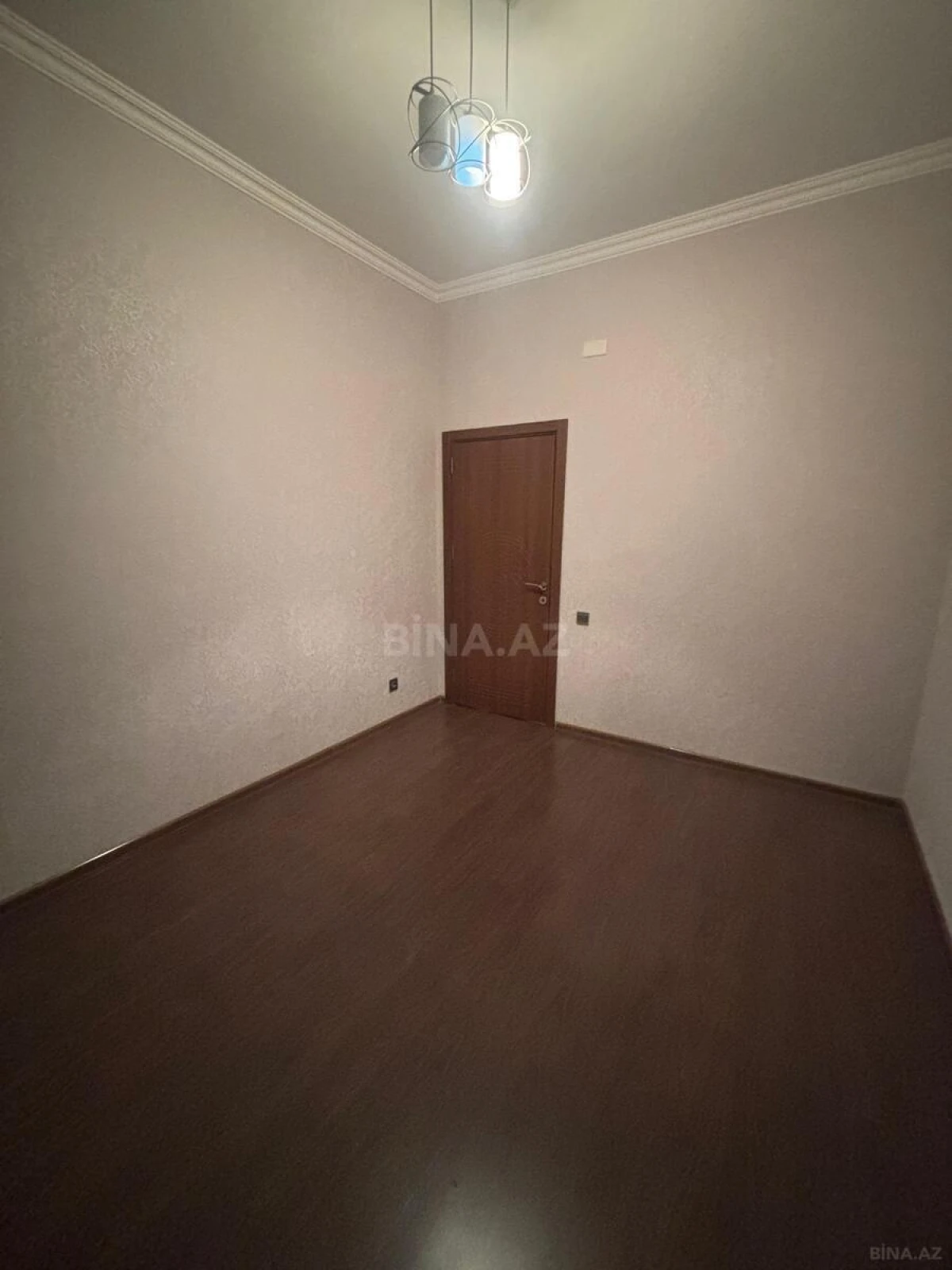 Satılır 4 otaqlı mənzil 110 m²