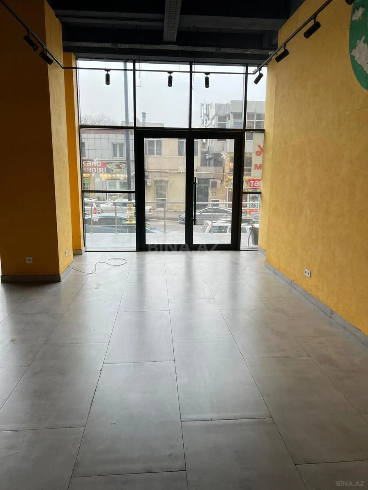 Kirayə verilir obyekt 260 m²