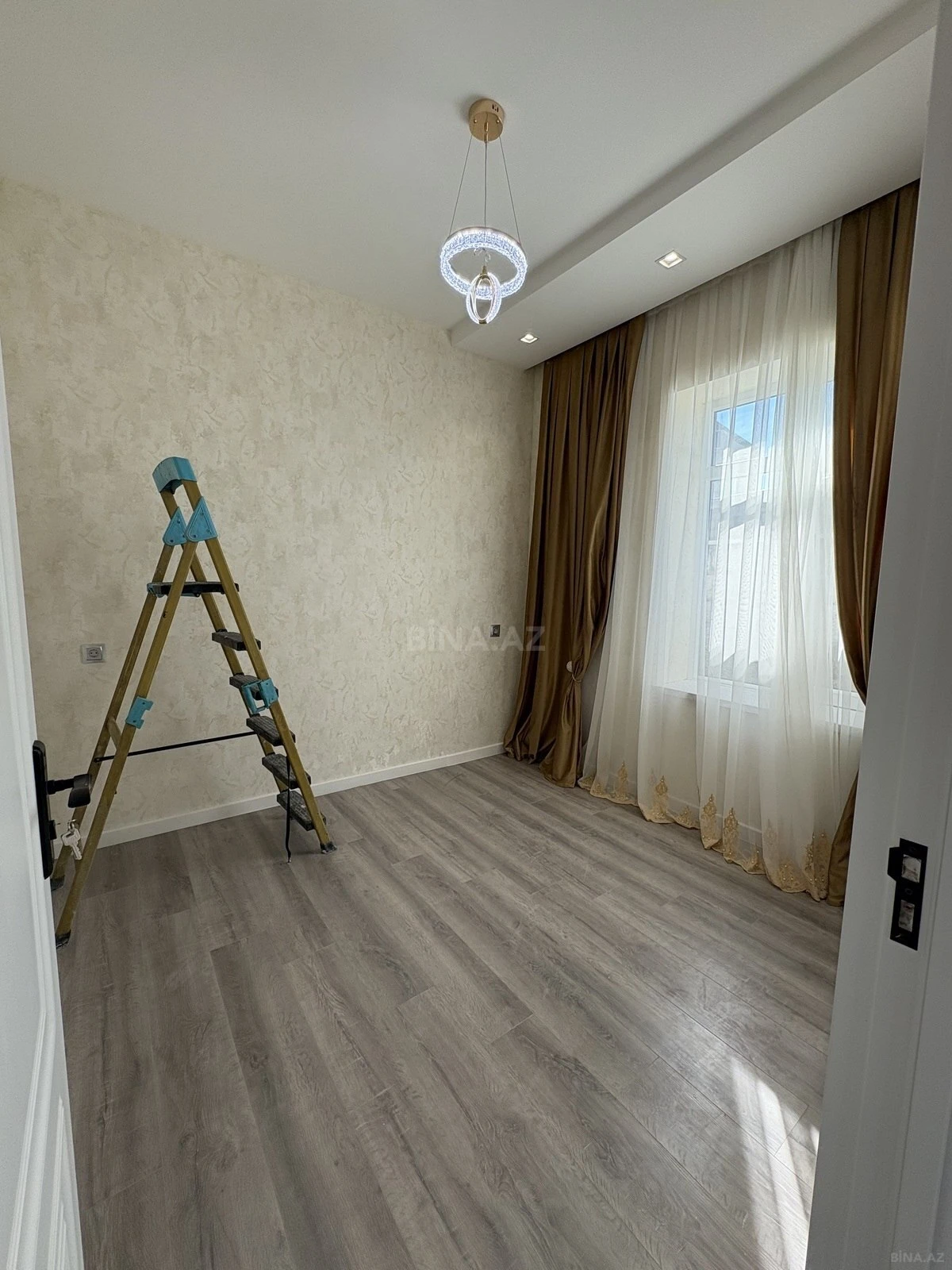 Satılır 4 otaqlı həyət evi 115 m²