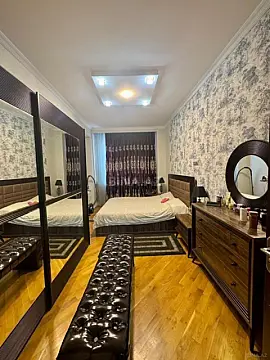 Satılır 3 otaqlı mənzil 140 m²