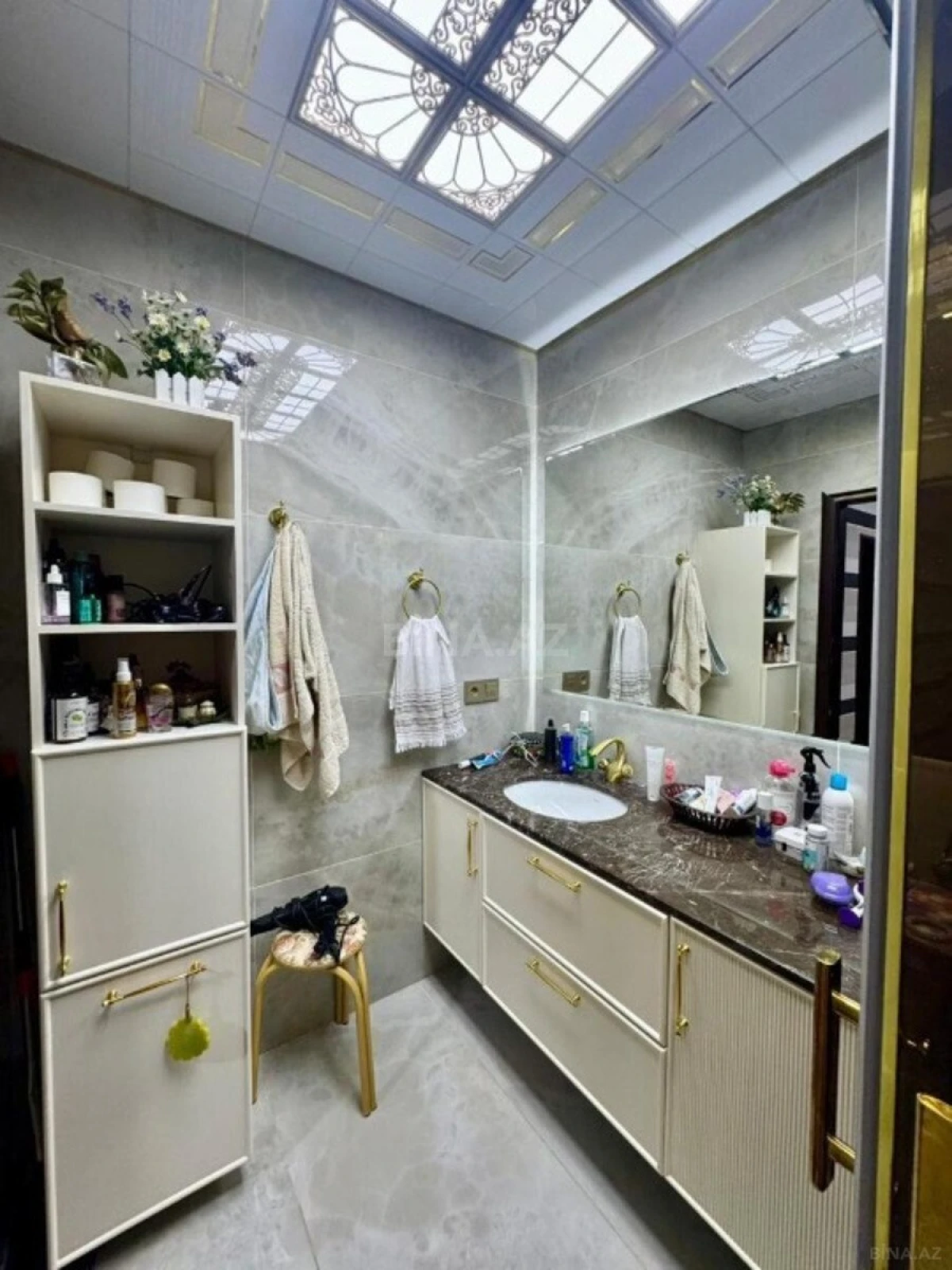 Satılır 3 otaqlı mənzil 140 m²