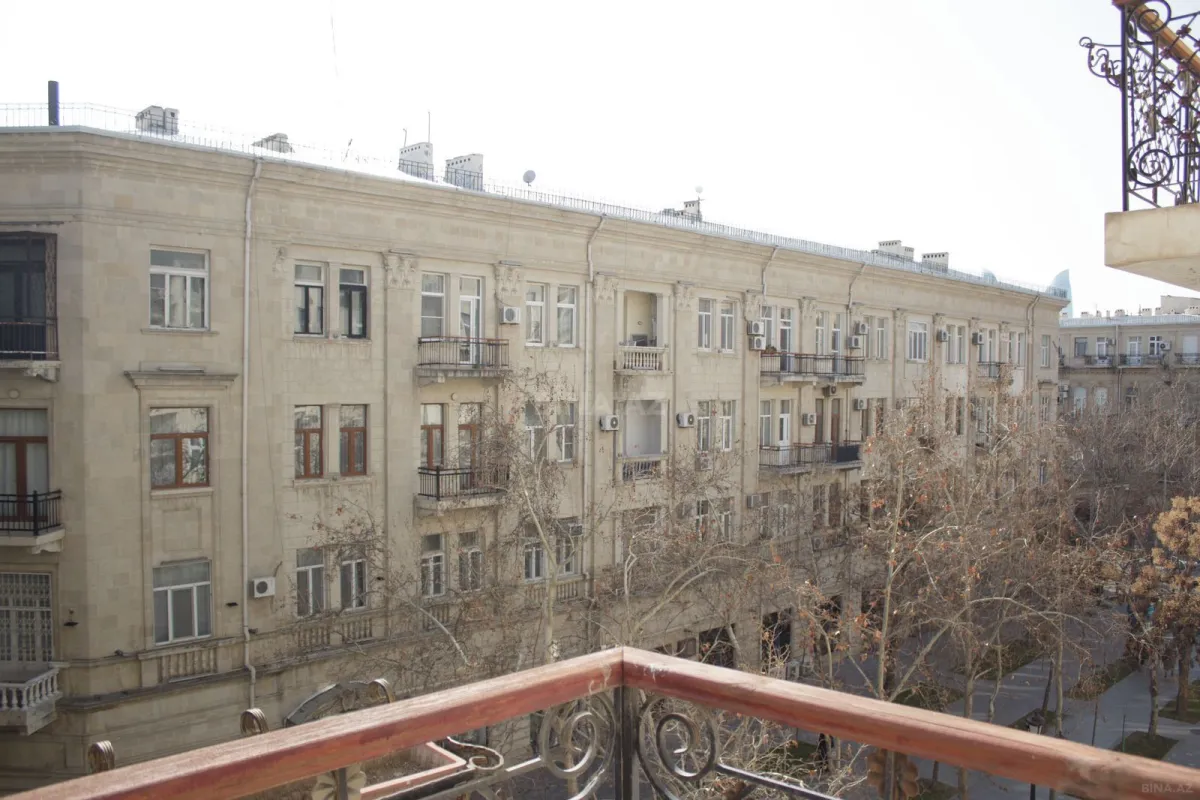 Kirayə verilir 2 otaqlı mənzil 60 m²