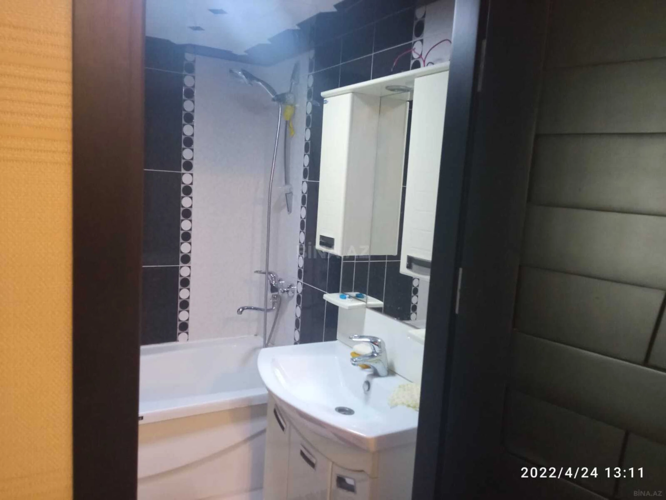 Kirayə verilir 2 otaqlı mənzil 105 m²