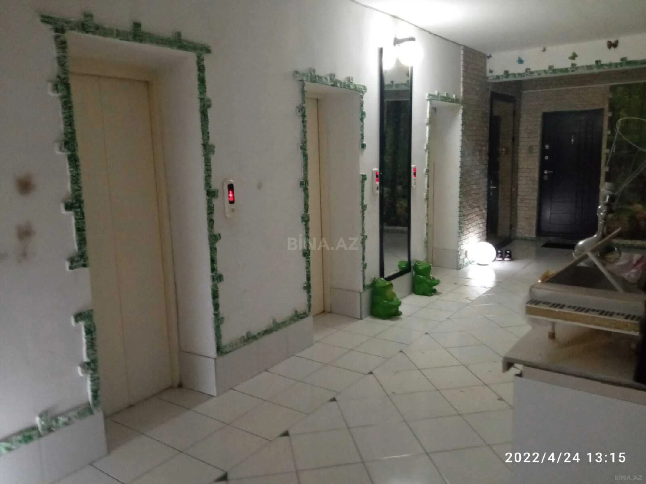 Kirayə verilir 2 otaqlı mənzil 105 m²