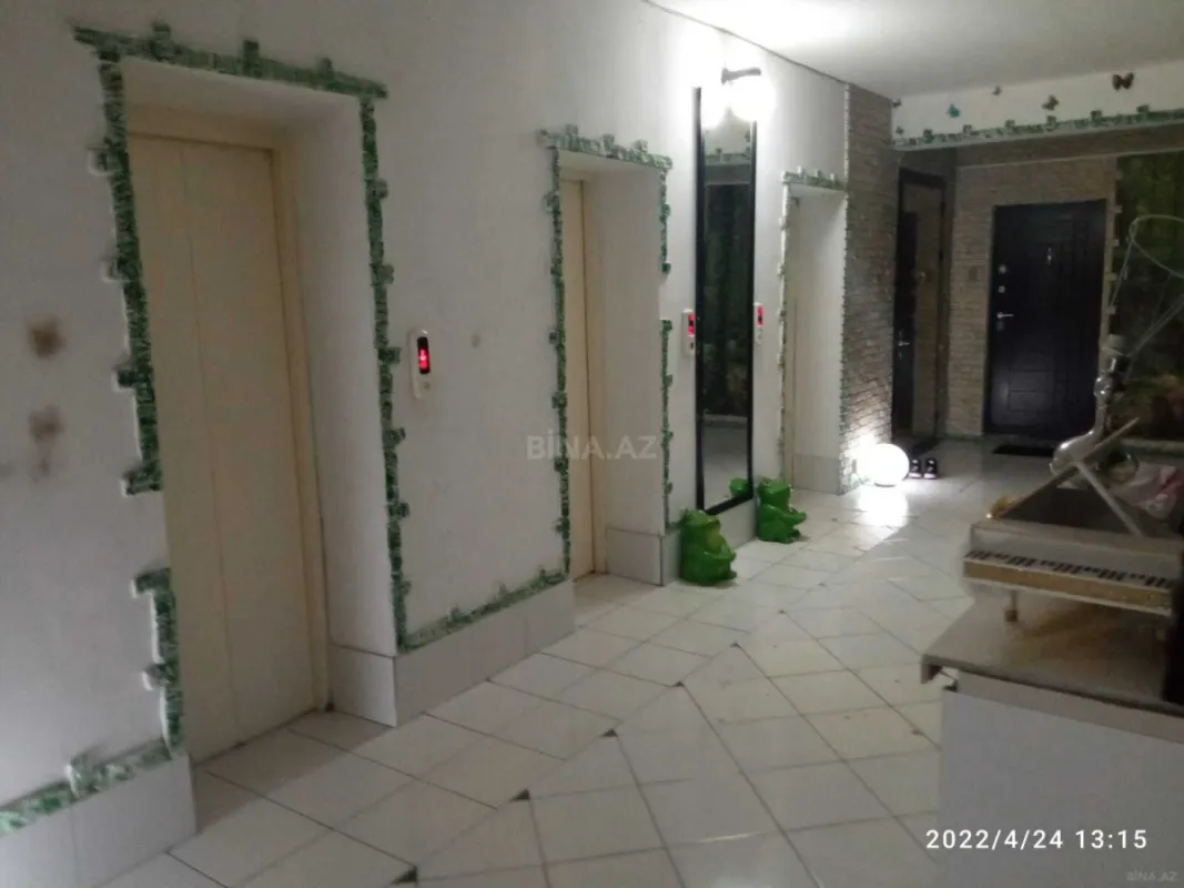 Kirayə verilir 2 otaqlı mənzil 105 m²
