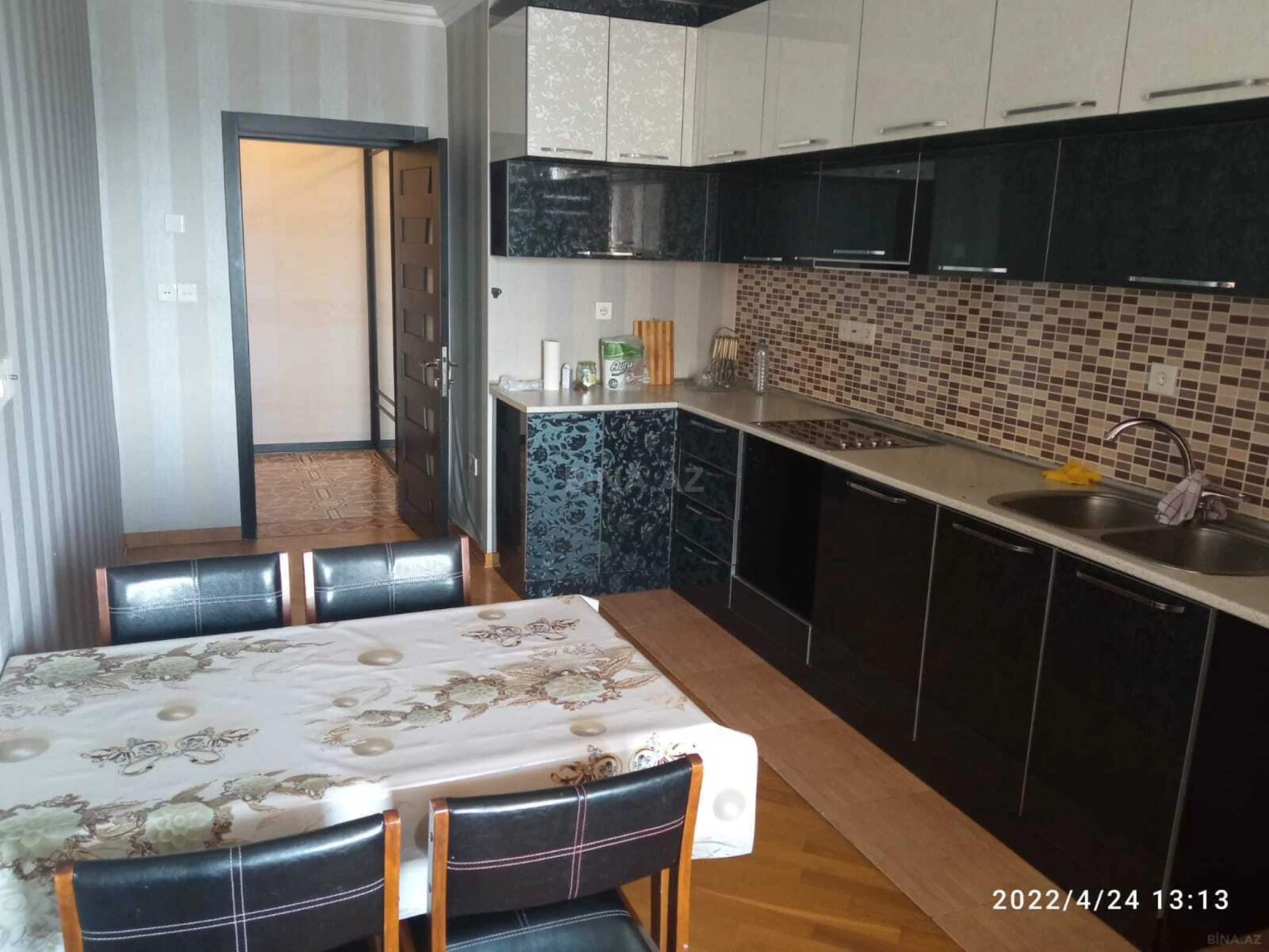 Kirayə verilir 2 otaqlı mənzil 105 m²