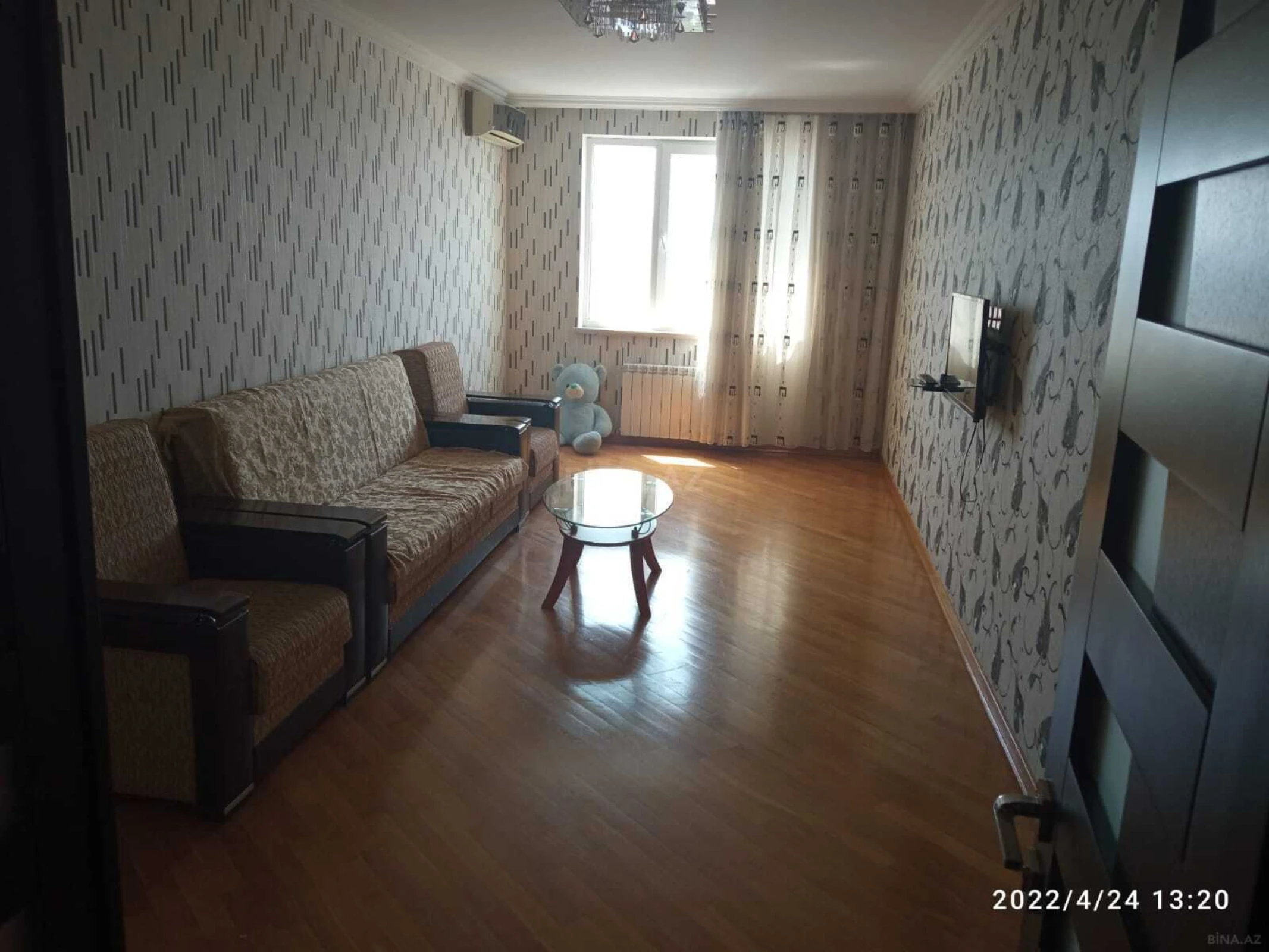Kirayə verilir 2 otaqlı mənzil 105 m²