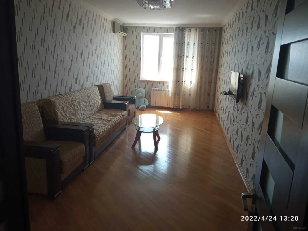 Kirayə verilir 2 otaqlı mənzil 105 m²