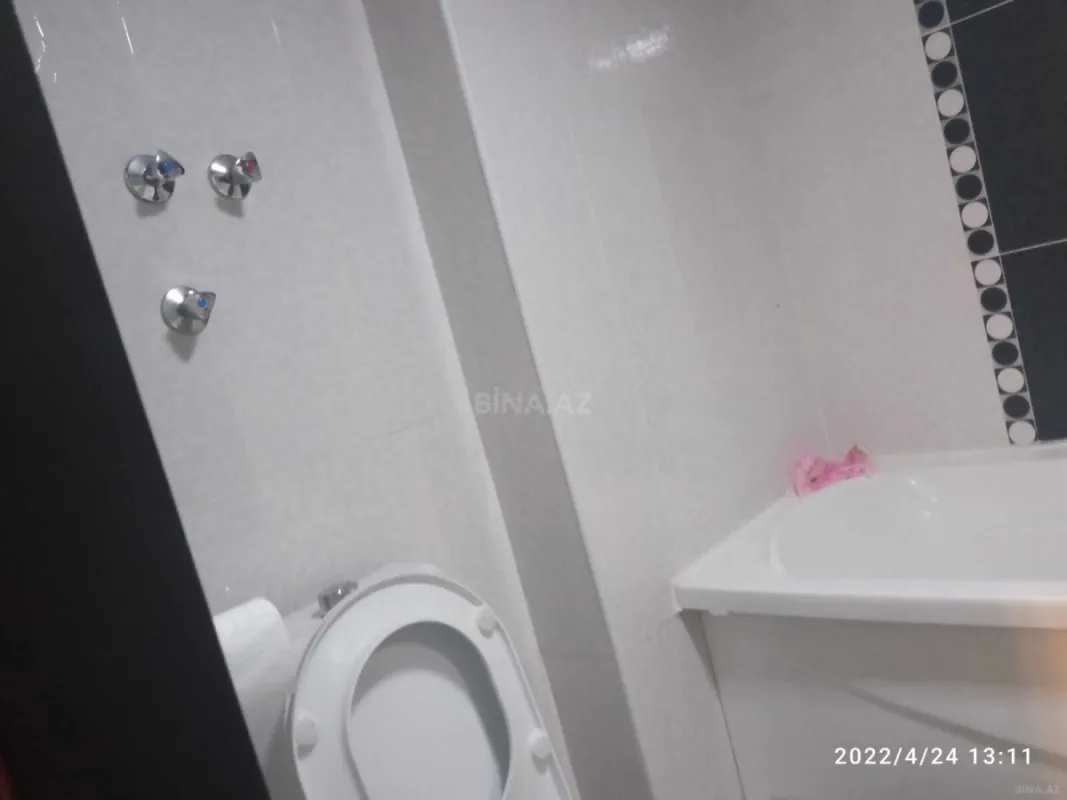 Kirayə verilir 2 otaqlı mənzil 105 m²