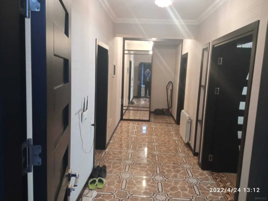 Kirayə verilir 2 otaqlı mənzil 105 m²