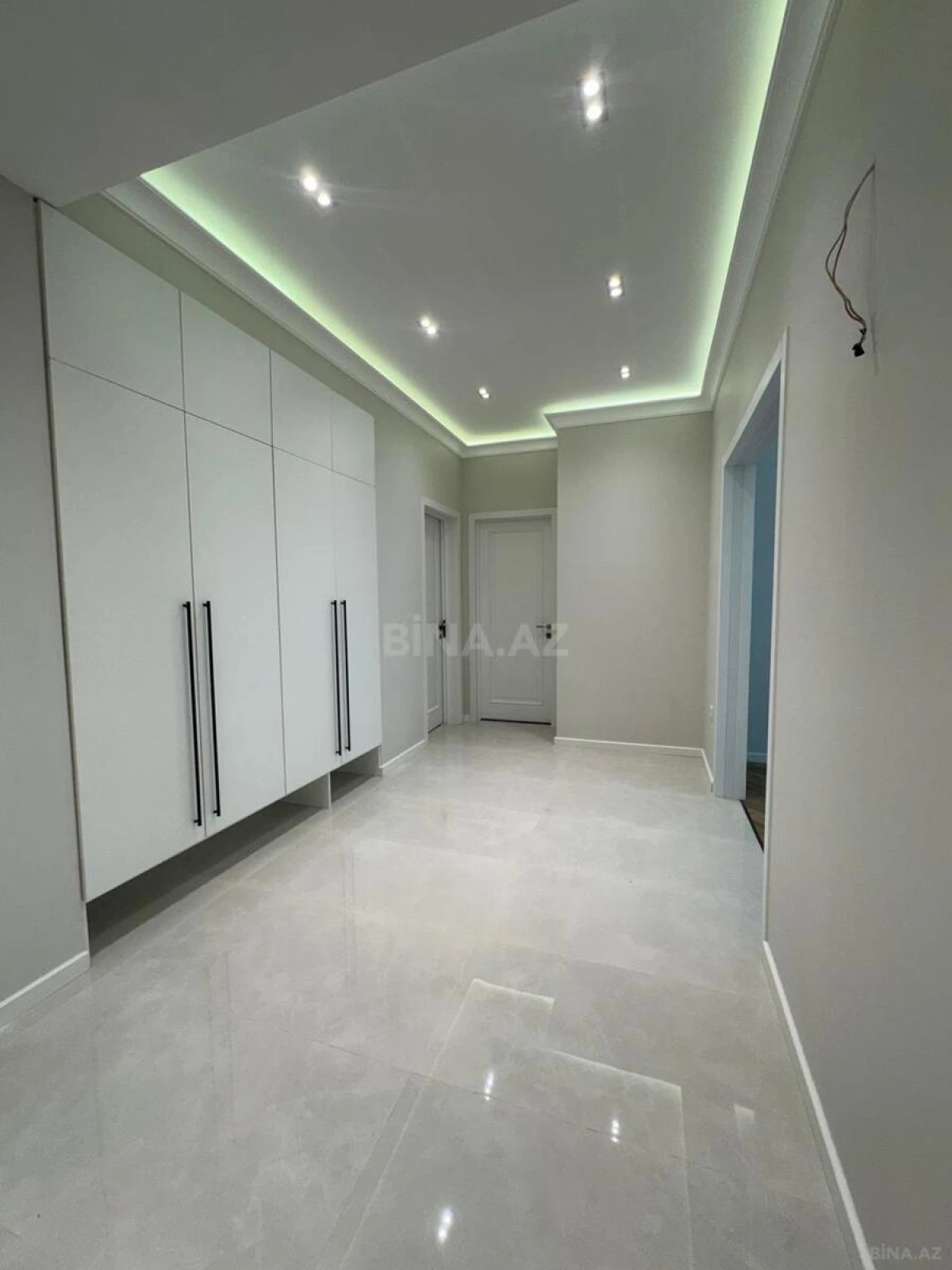 Kirayə verilir 3 otaqlı mənzil 140 m²