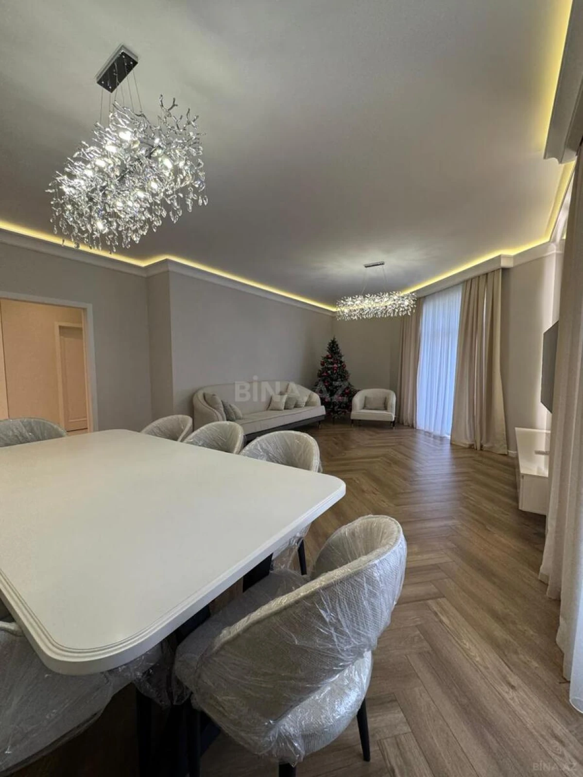 Kirayə verilir 3 otaqlı mənzil 140 m²