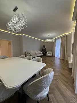 Kirayə verilir 3 otaqlı mənzil 140 m²