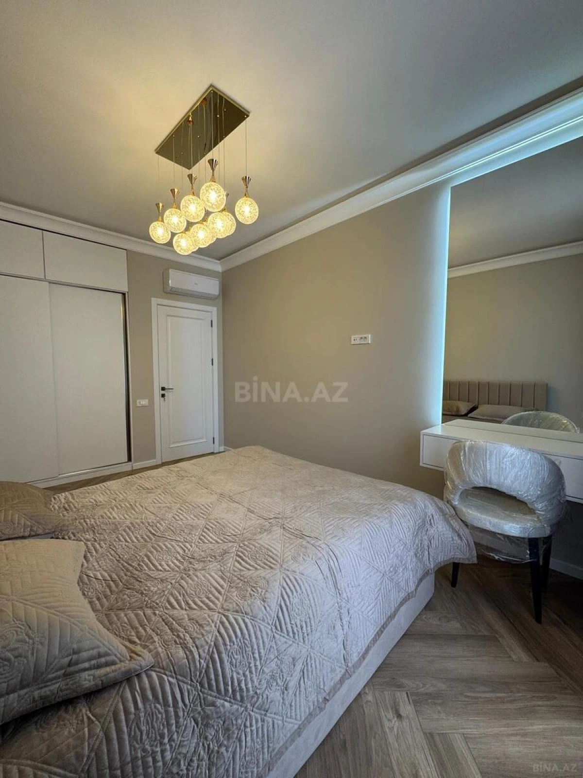 Kirayə verilir 3 otaqlı mənzil 140 m²