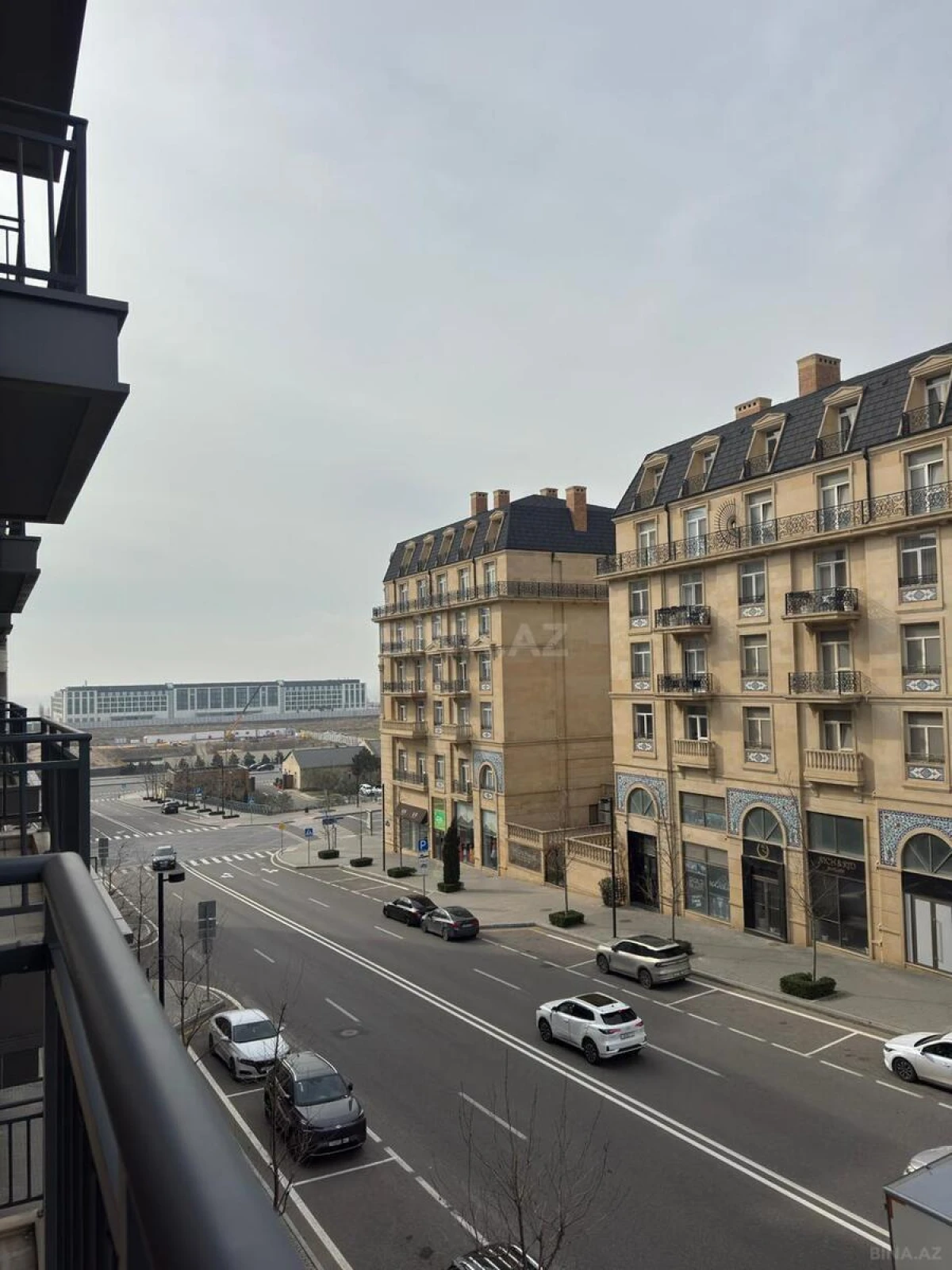 Kirayə verilir 3 otaqlı mənzil 140 m²