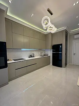 Kirayə verilir 3 otaqlı mənzil 140 m²
