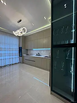 Kirayə verilir 3 otaqlı mənzil 140 m²
