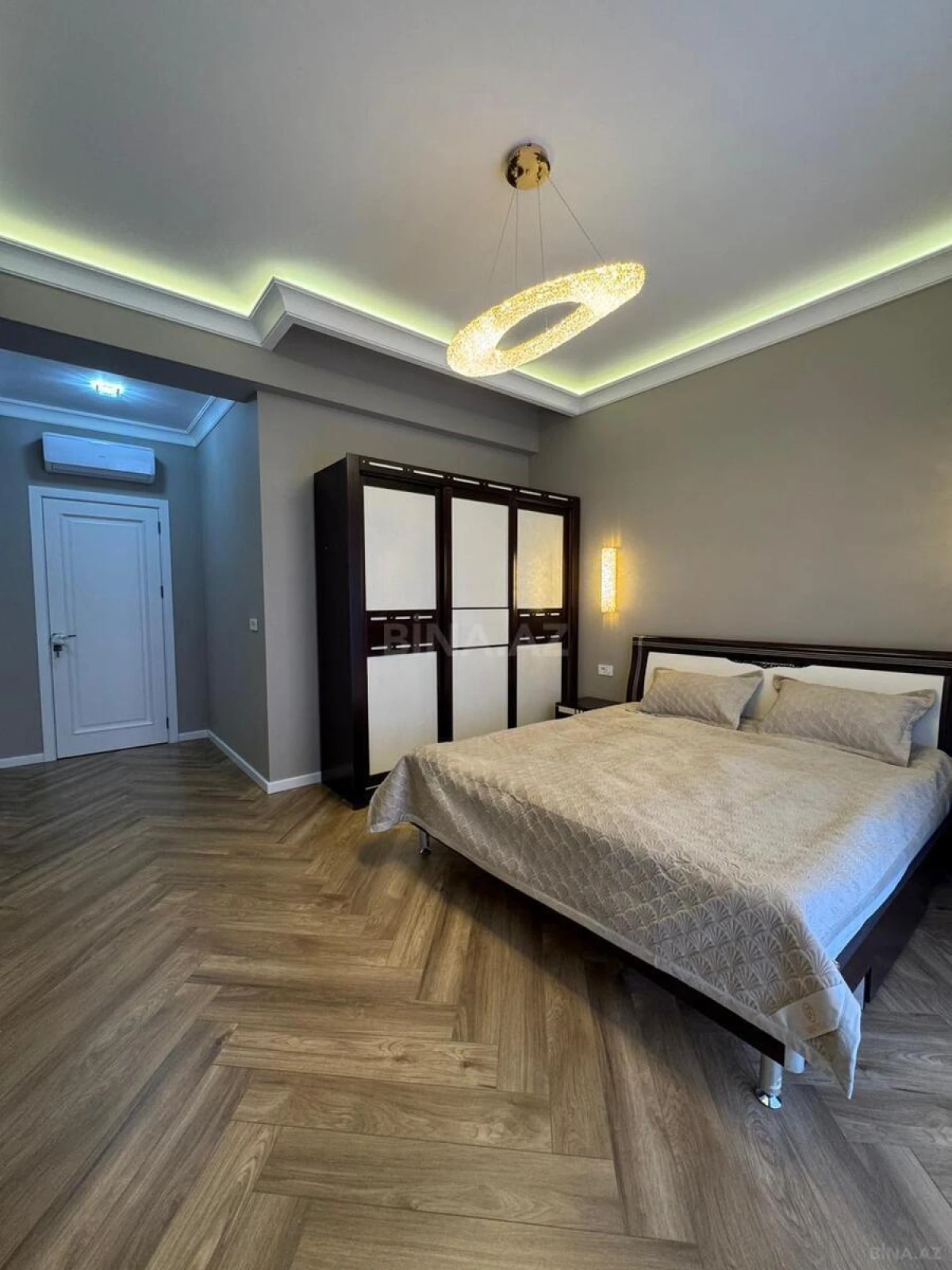Kirayə verilir 3 otaqlı mənzil 140 m²