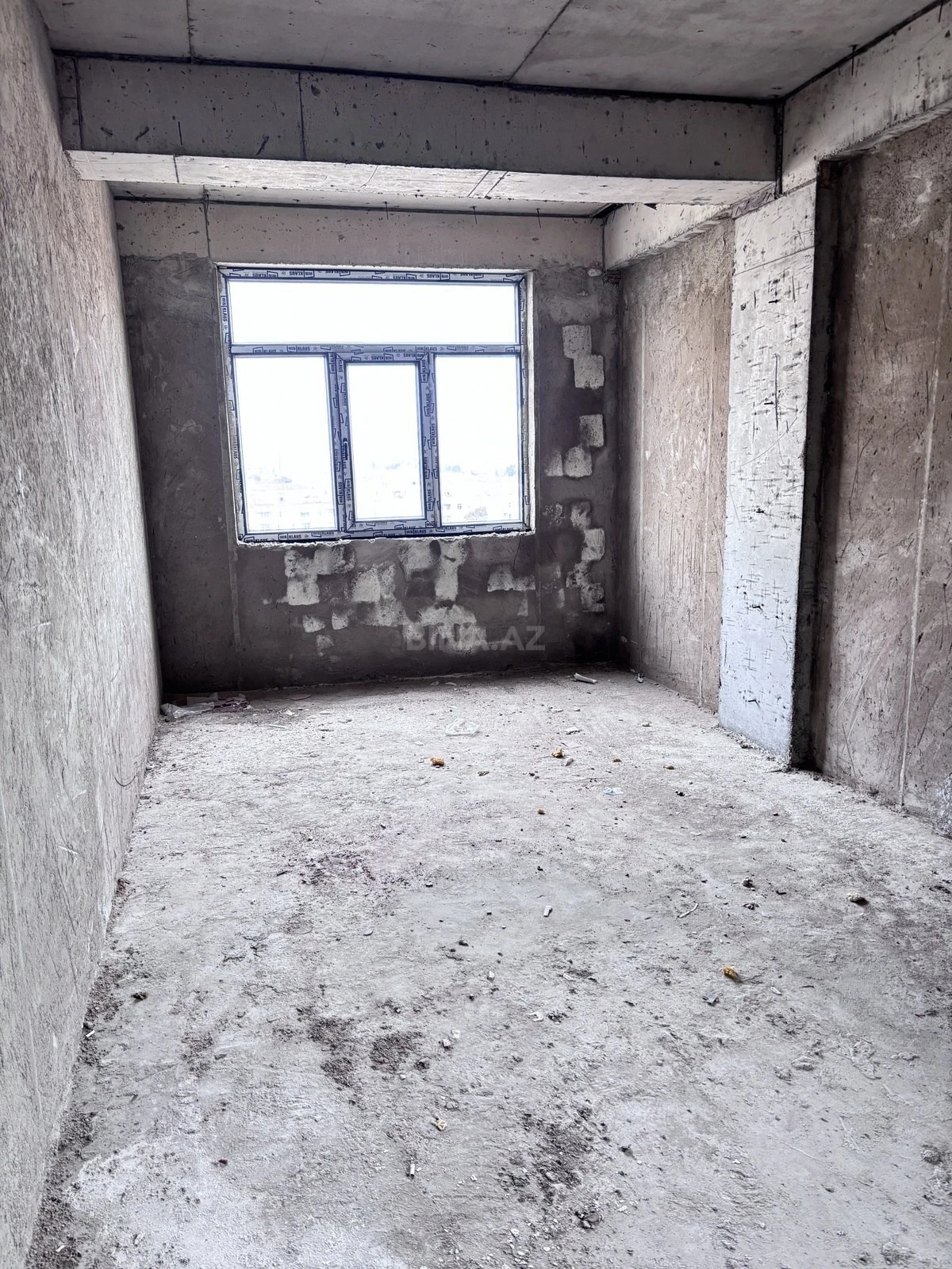 Satılır 4 otaqlı mənzil 110 m²