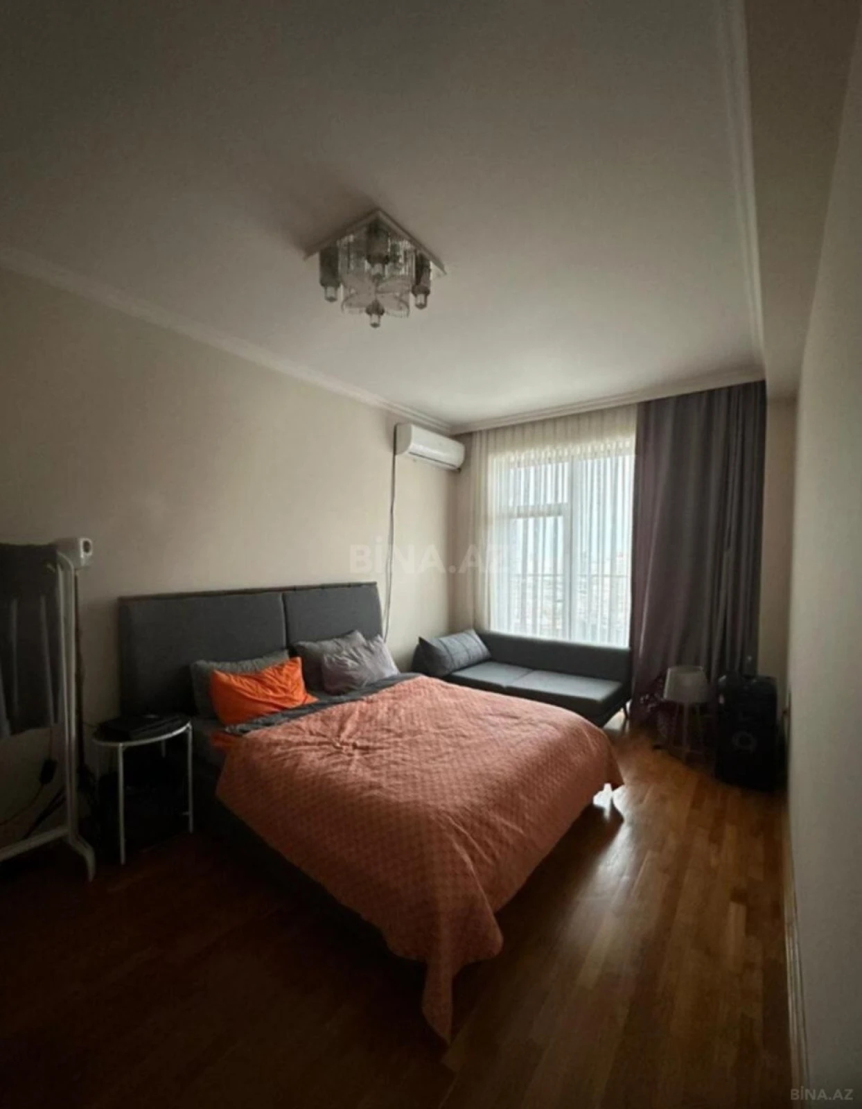 Satılır 3 otaqlı mənzil 120 m²