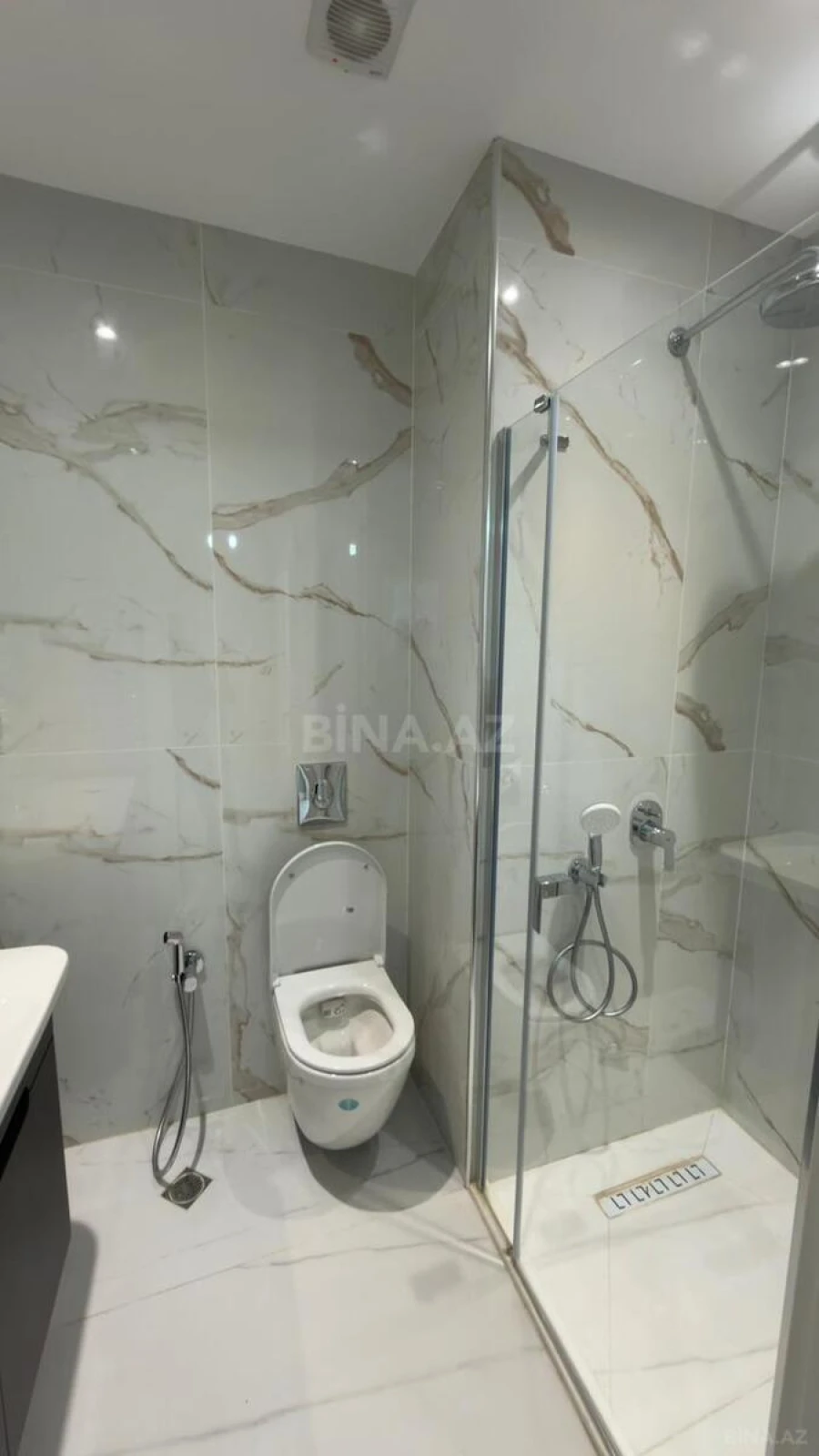 Satılır 3 otaqlı mənzil 83 m²