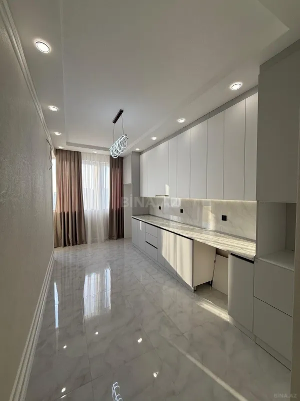 Satılır 3 otaqlı mənzil 135 m²