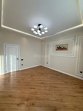 Satılır 3 otaqlı mənzil 135 m²