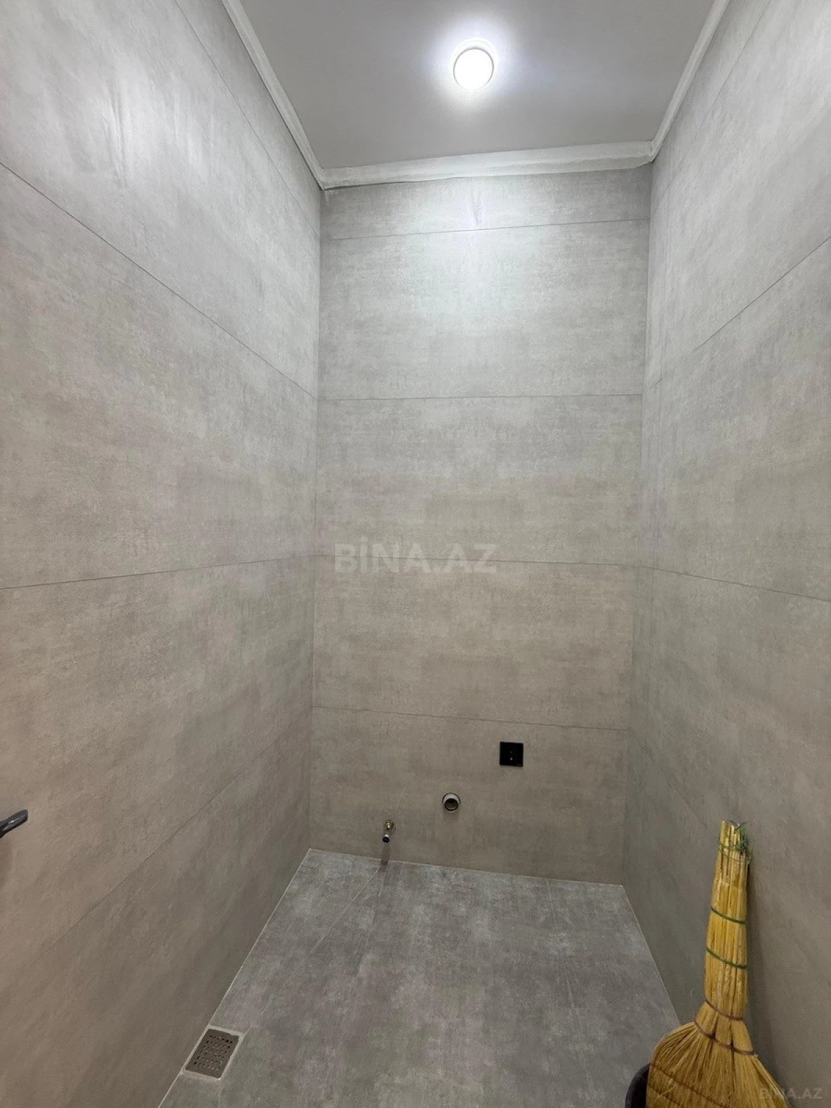 Satılır 3 otaqlı mənzil 135 m²