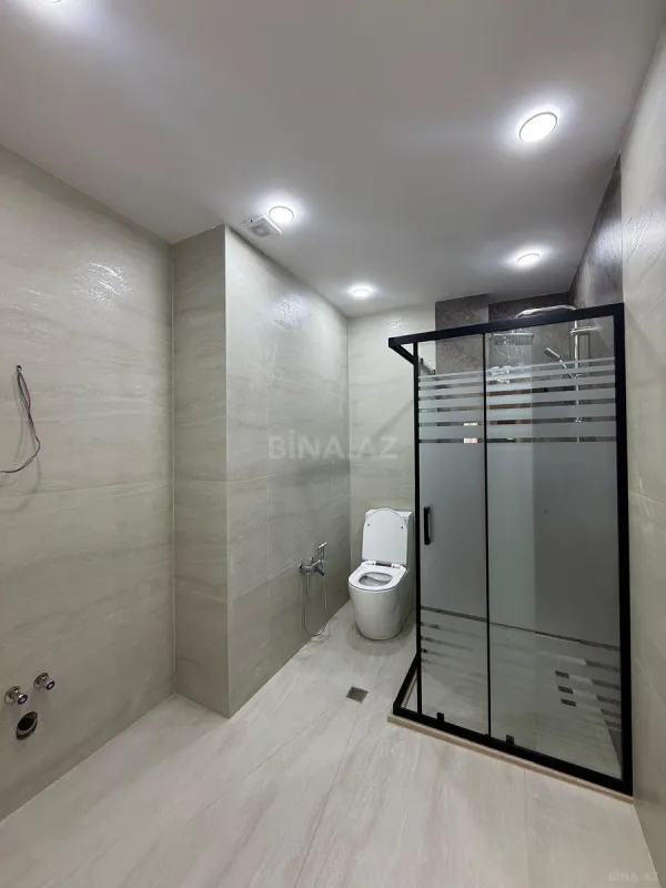 Satılır 3 otaqlı mənzil 135 m²