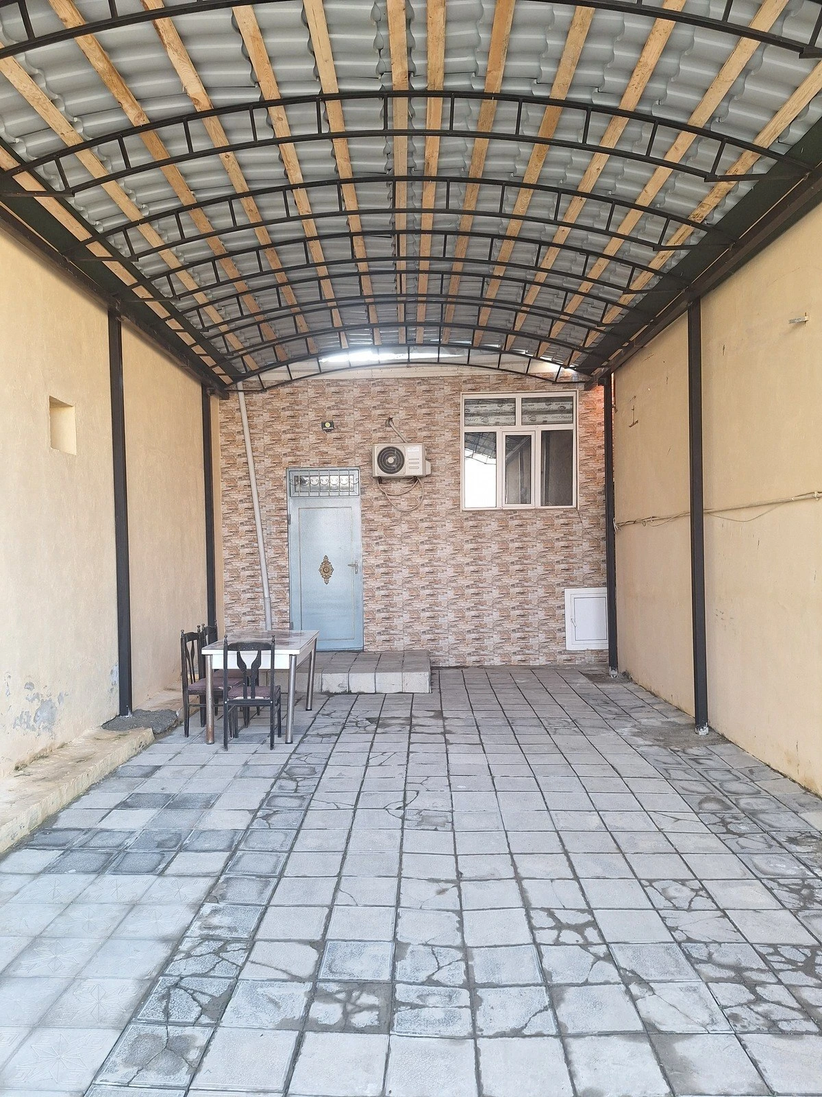 Satılır 5 otaqlı həyət evi 140 m²