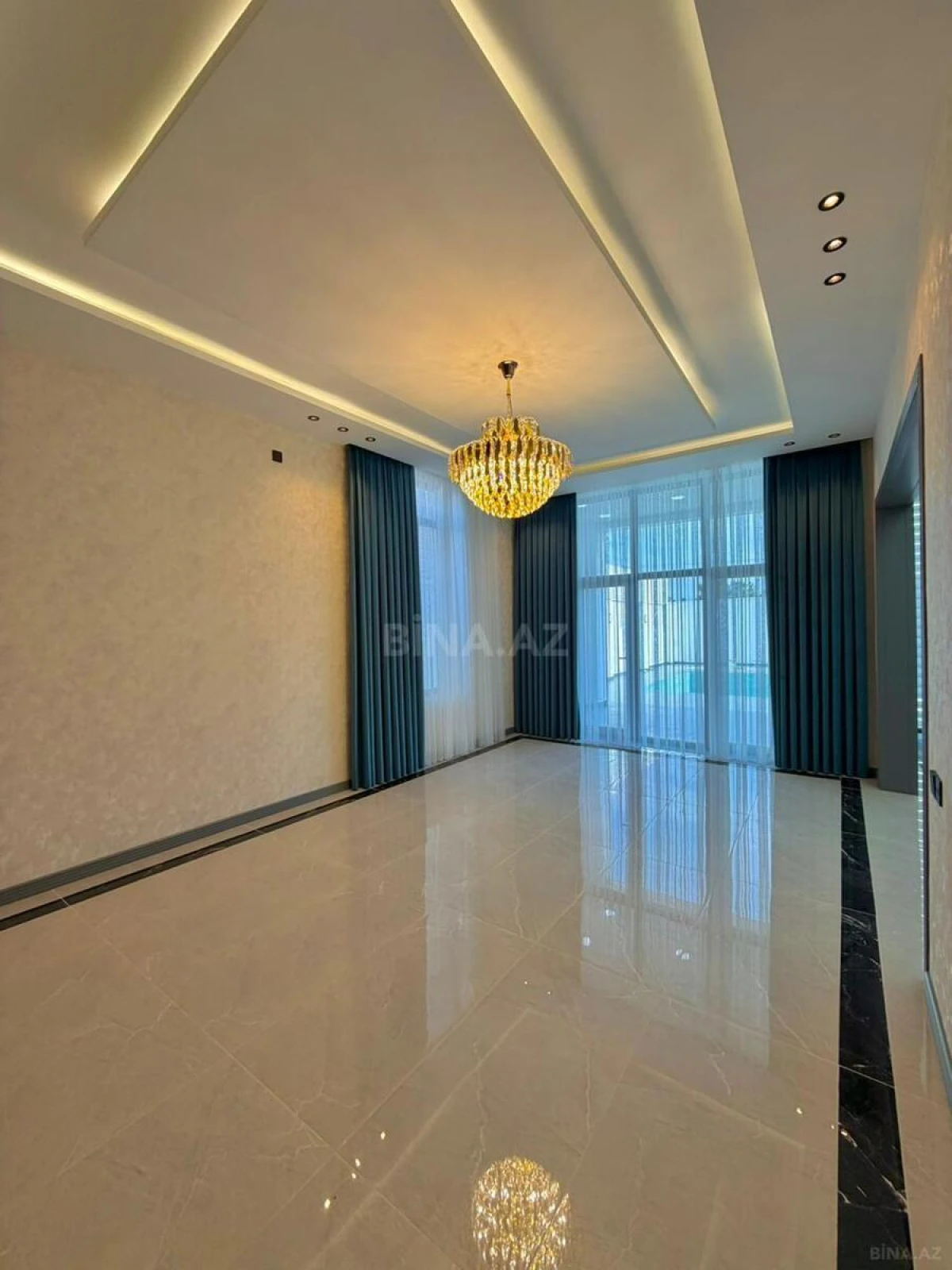 Satılır 5 otaqlı həyət evi 200 m²