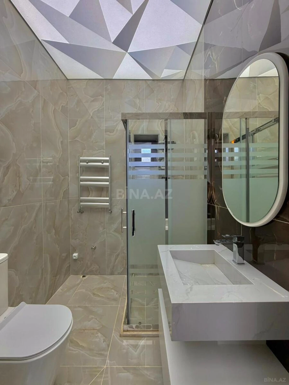 Satılır 5 otaqlı həyət evi 200 m²