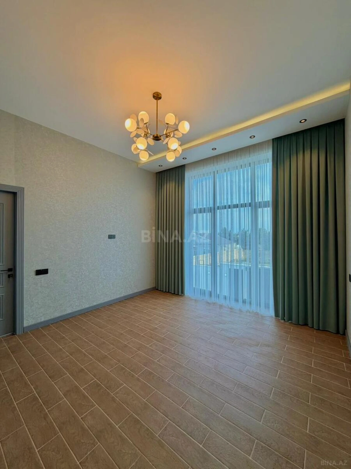 Satılır 5 otaqlı həyət evi 200 m²