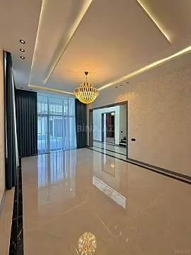 Satılır 5 otaqlı həyət evi 200 m²