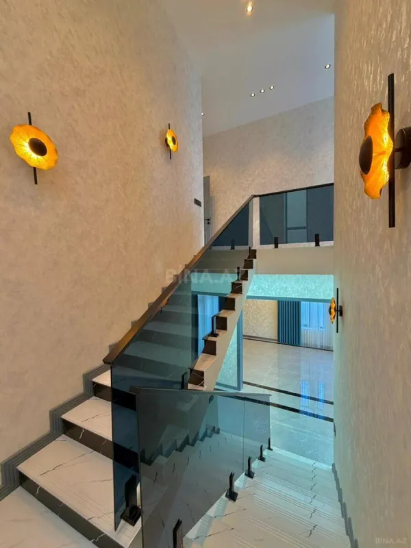 Satılır 5 otaqlı həyət evi 200 m²