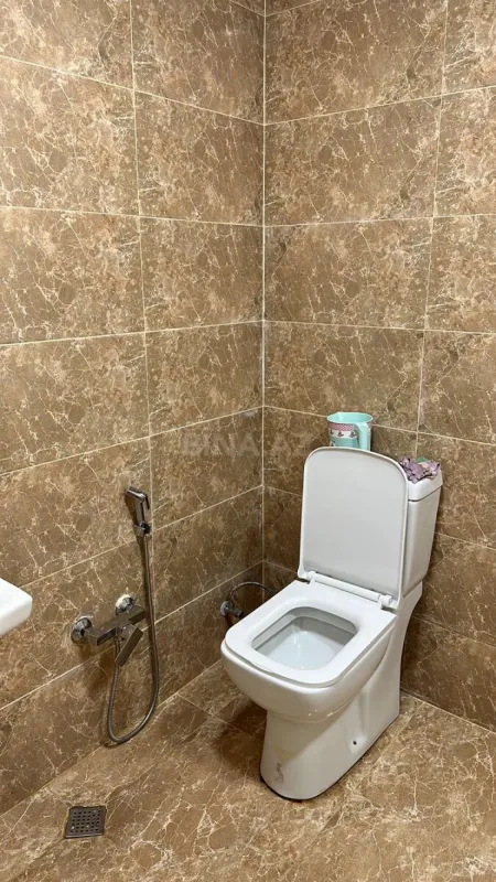 Kirayə verilir 2 otaqlı mənzil 67 m²