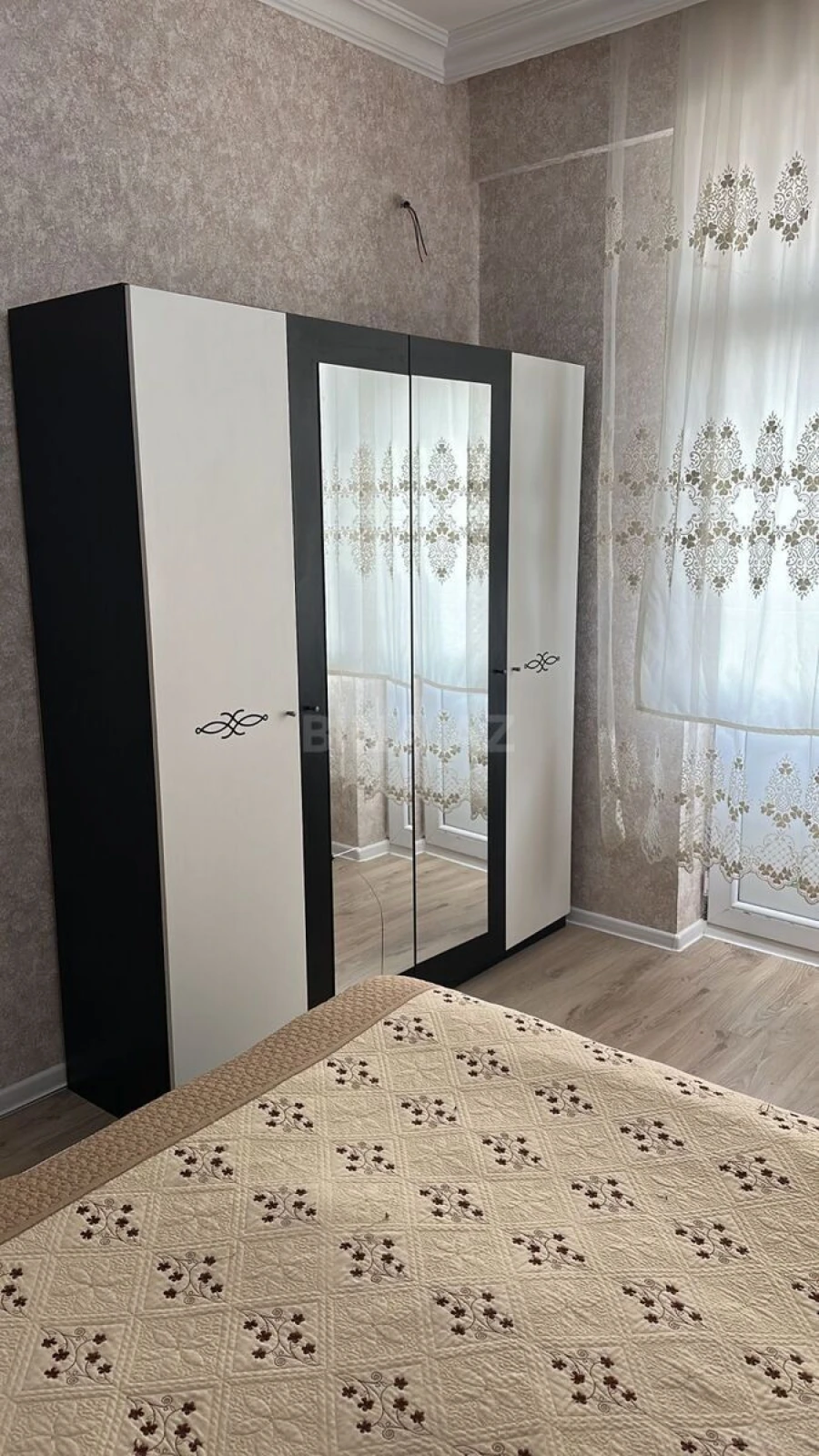 Kirayə verilir 2 otaqlı mənzil 67 m²