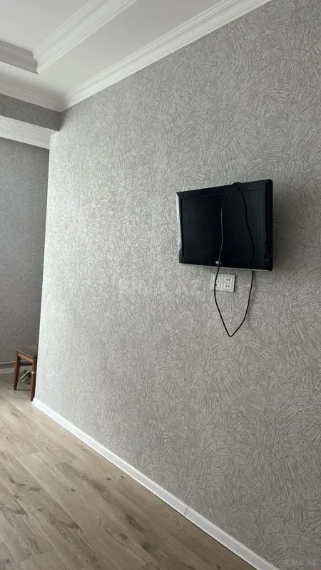 Kirayə verilir 2 otaqlı mənzil 67 m²