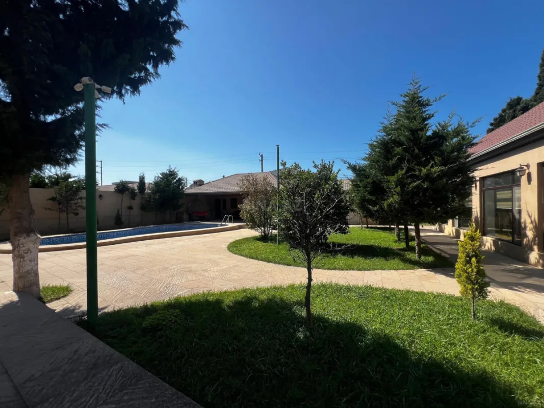 Satılır 5 otaqlı həyət evi 196 m²