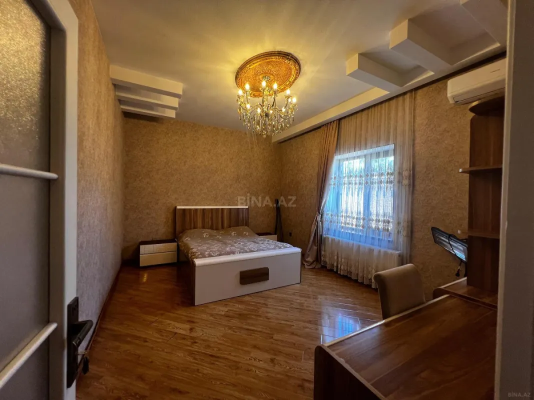 Satılır 5 otaqlı həyət evi 196 m²