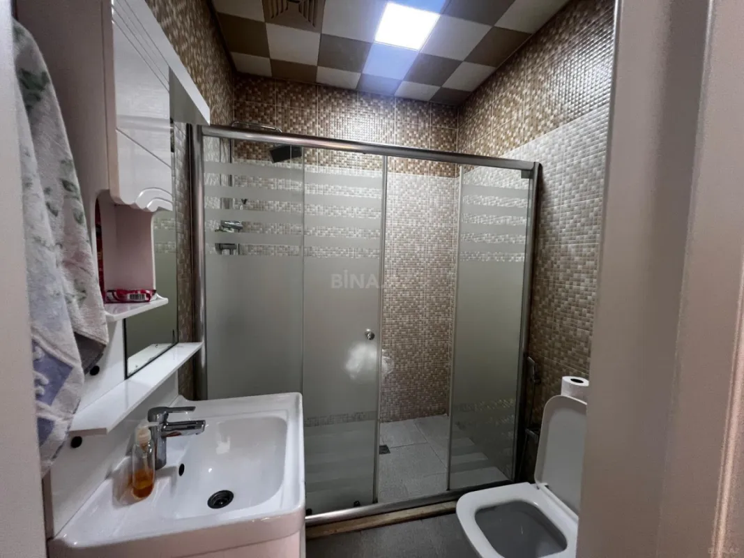 Satılır 5 otaqlı həyət evi 196 m²