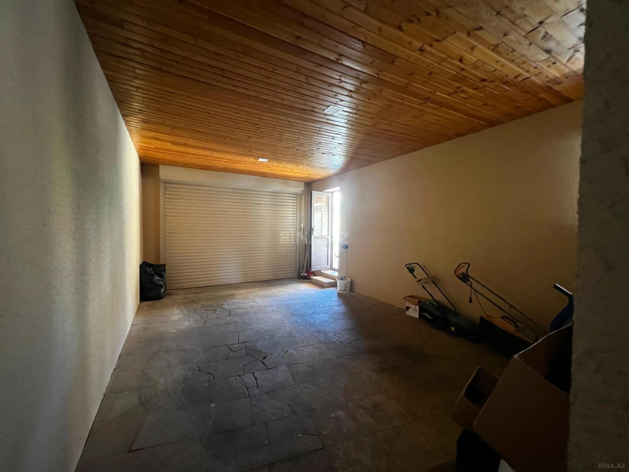 Satılır 5 otaqlı həyət evi 196 m²