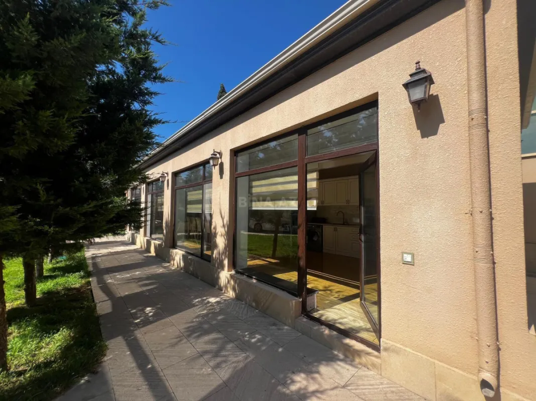 Satılır 5 otaqlı həyət evi 196 m²