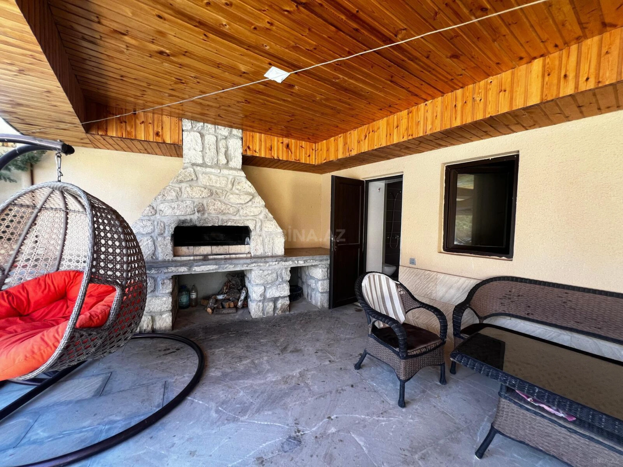 Satılır 5 otaqlı həyət evi 196 m²