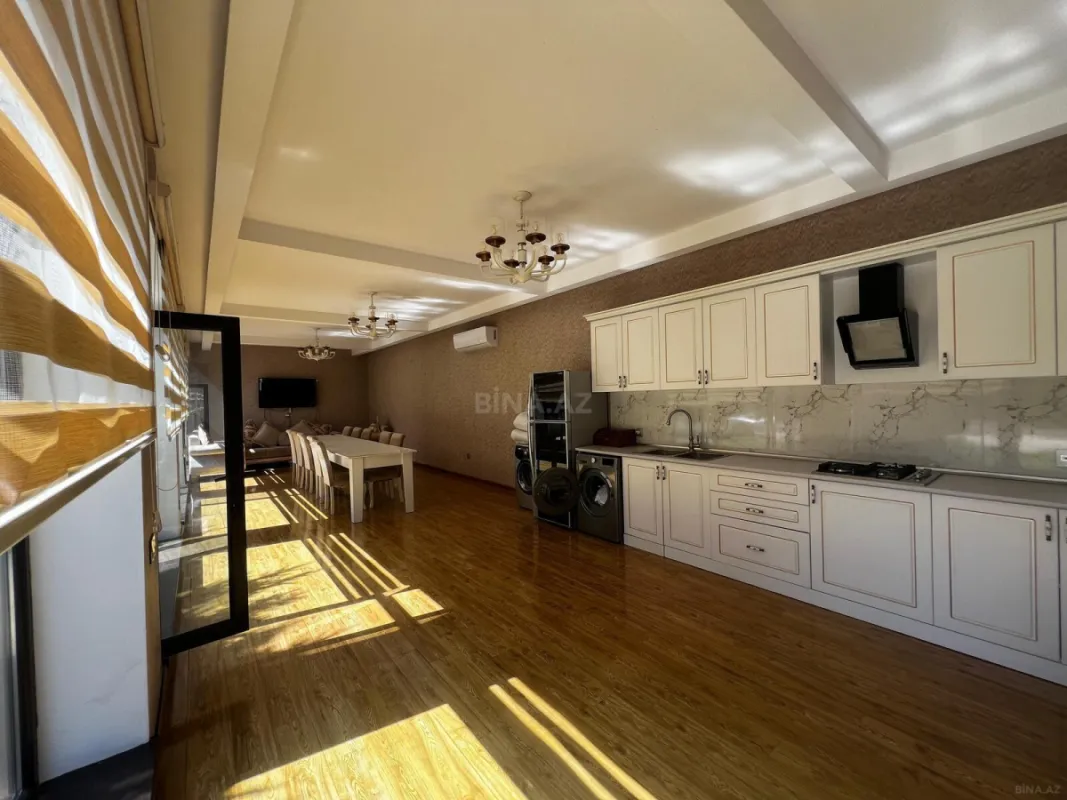 Satılır 5 otaqlı həyət evi 196 m²