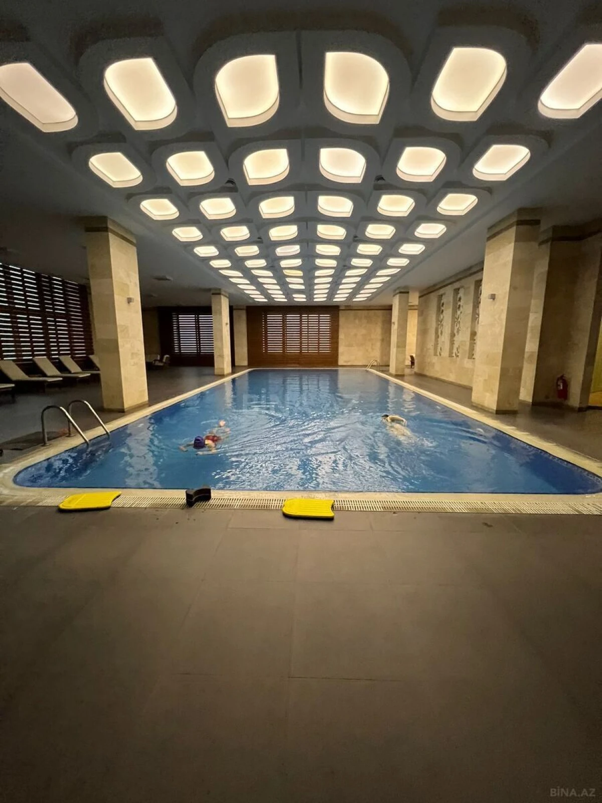 Satılır 5 otaqlı mənzil 285 m²