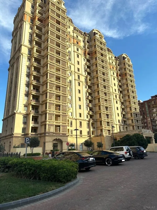 Satılır 5 otaqlı mənzil 285 m²